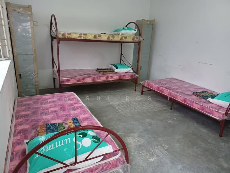 Rumah Teres 2-Tingkat untuk Dijual di Taman Kasawari (Simpang Ampat) - Hasrul Rosli - Bedroom - PropertyGuru.com.my
