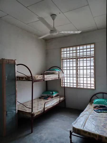 Rumah Teres 2-Tingkat untuk Dijual di Taman Kasawari (Simpang Ampat) - Hasrul Rosli - Bedroom - PropertyGuru.com.my