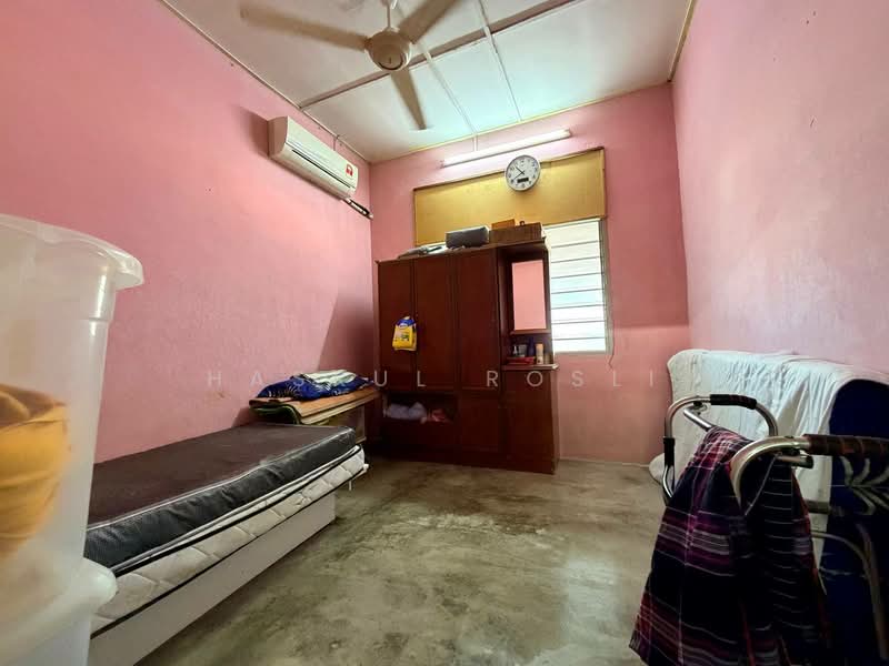 Rumah Teres 1 Tingkat untuk Dijual di Sungai Lalang (Kedah) - Hasrul Rosli - Bedroom - PropertyGuru.com.my