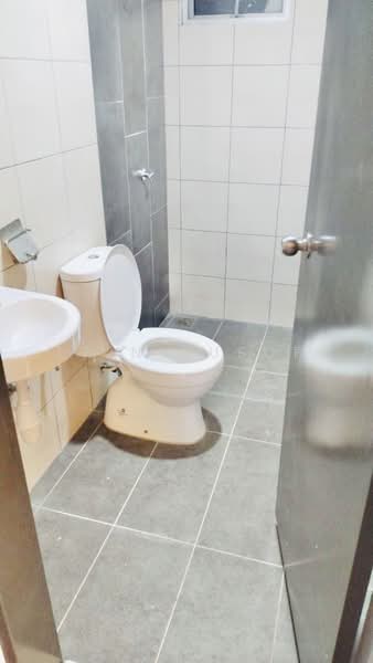 Bungalow House for Rent in Kampung Sungai Merab (Dengkil) - Erin Yusof - Bathroom - PropertyGuru.com.my