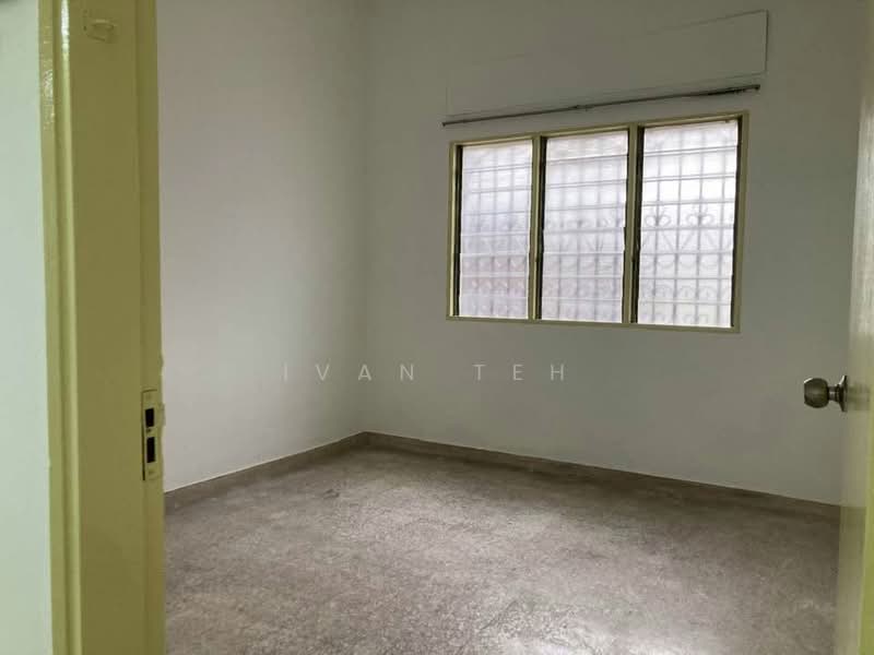 Retail Space for Rent in Batu Caves (Selangor) - Ivan Teh - Interior - PropertyGuru.com.my