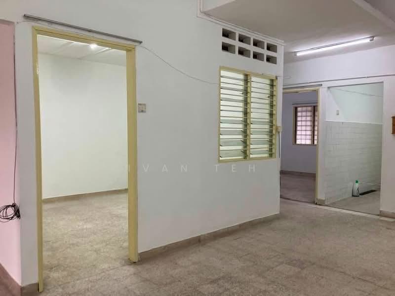 Retail Space for Rent in Batu Caves (Selangor) - Ivan Teh - Interior - PropertyGuru.com.my