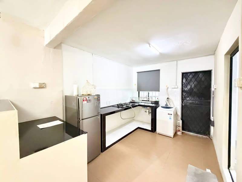 2-storey Terraced House for Sale in Bandar Baru Permas Jaya (Permas Jaya) - Fakhrul Imlan - Kitchen - PropertyGuru.com.my
