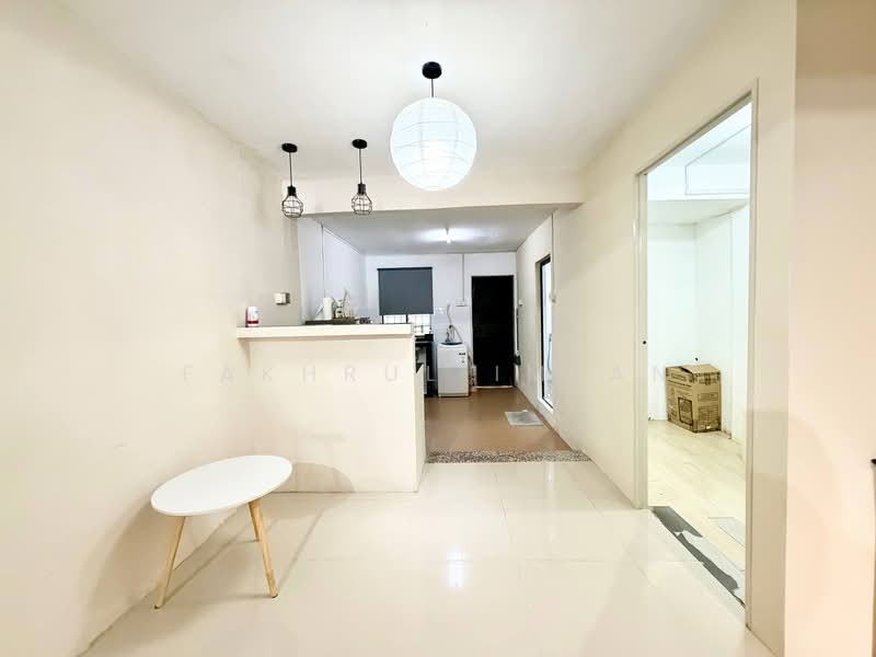 2-storey Terraced House for Sale in Bandar Baru Permas Jaya (Permas Jaya) - Fakhrul Imlan - Kitchen - PropertyGuru.com.my