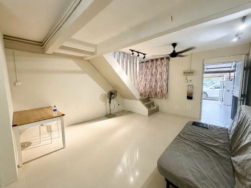 2-storey Terraced House for Sale in Bandar Baru Permas Jaya (Permas Jaya) - Fakhrul Imlan - Living Room - PropertyGuru.com.my