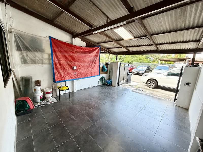2-storey Terraced House for Sale in Bandar Baru Permas Jaya (Permas Jaya) - Fakhrul Imlan - Car Park - PropertyGuru.com.my