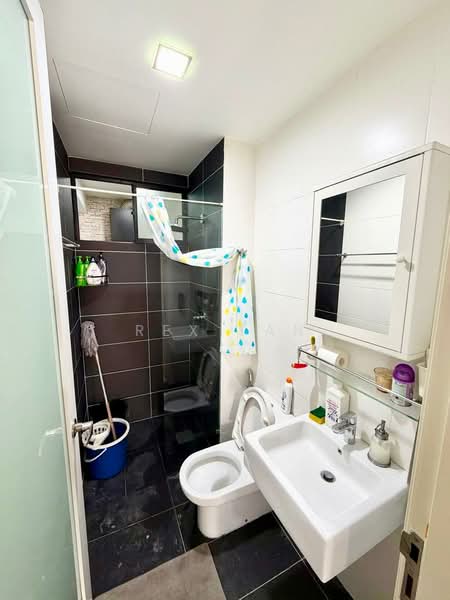 Kondominium untuk Disewa di Dua Menjalara - Rex Tan - Bathroom - PropertyGuru.com.my