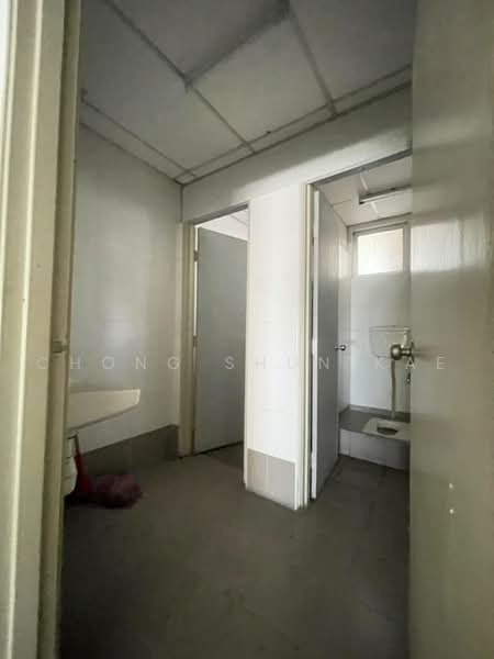 Shop / Office for Sale in Setia Alam (Selangor) - Chong Shun Kae - Bathroom - PropertyGuru.com.my