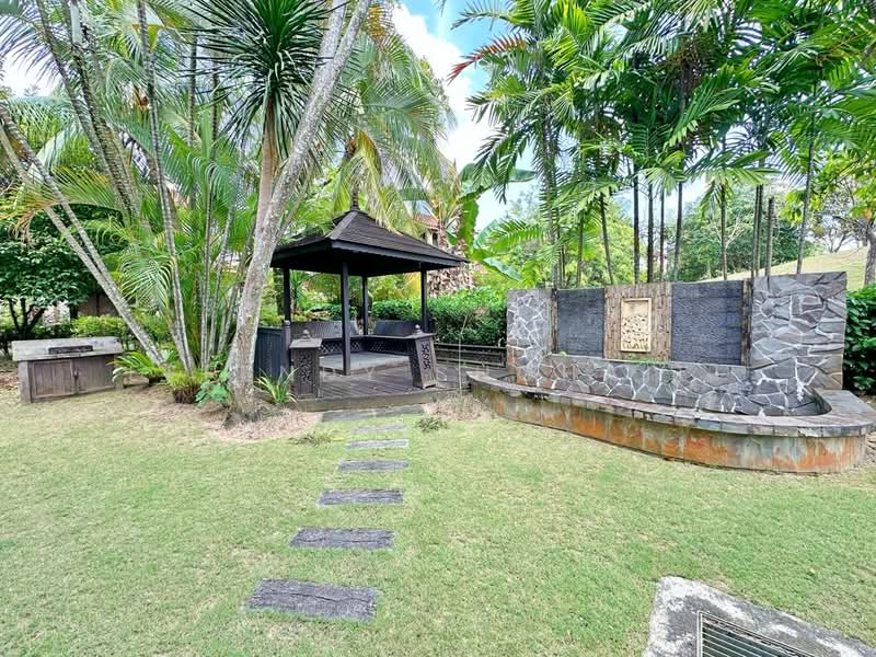 Bungalow House for Sale in Putrajaya (Putrajaya) - Effendy Shohaili - Garden - PropertyGuru.com.my