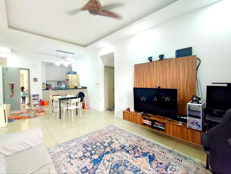 Kediaman Servis untuk Dijual di Suria Residence - Fauran Nawawi - Living Room - PropertyGuru.com.my