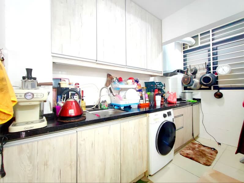 Kediaman Servis untuk Dijual di Suria Residence - Fauran Nawawi - Kitchen - PropertyGuru.com.my