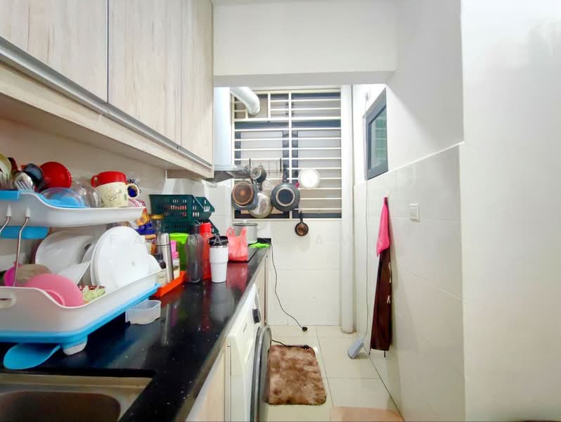 Kediaman Servis untuk Dijual di Suria Residence - Fauran Nawawi - PropertyGuru.com.my