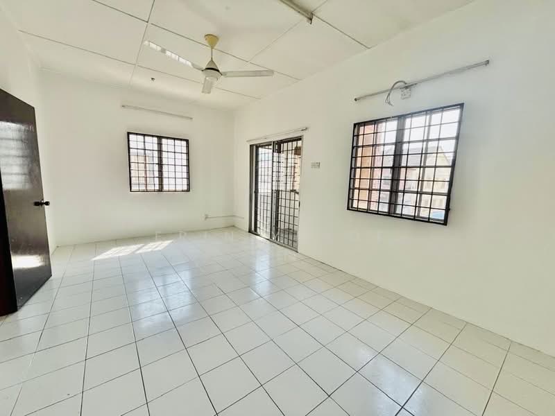 Rumah Teres 2-Tingkat untuk Disewa di Bandar Baru Bangi (Selangor) - Erin Yusof - Living Room - PropertyGuru.com.my