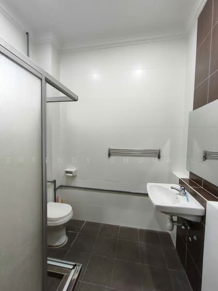 Bungalow for Sale in Bandar Seri Putra (Bangi) - Effendy Shohaili - Bathroom - PropertyGuru.com.my