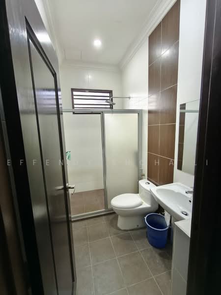 Bungalow for Sale in Bandar Seri Putra (Bangi) - Effendy Shohaili - Bathroom - PropertyGuru.com.my