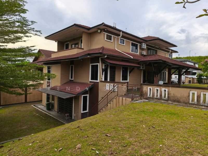 Bungalow for Sale in Bandar Seri Putra (Bangi) - Effendy Shohaili - Exterior - PropertyGuru.com.my