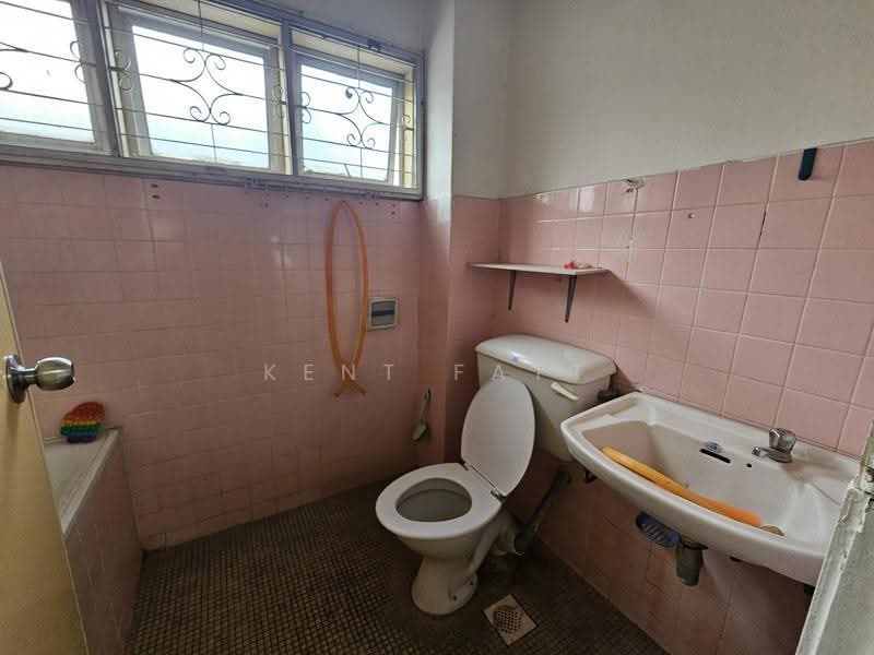 2-storey Terraced House for Sale in Taman Cheras (Cheras) - Kent Fatt - Bathroom - PropertyGuru.com.my