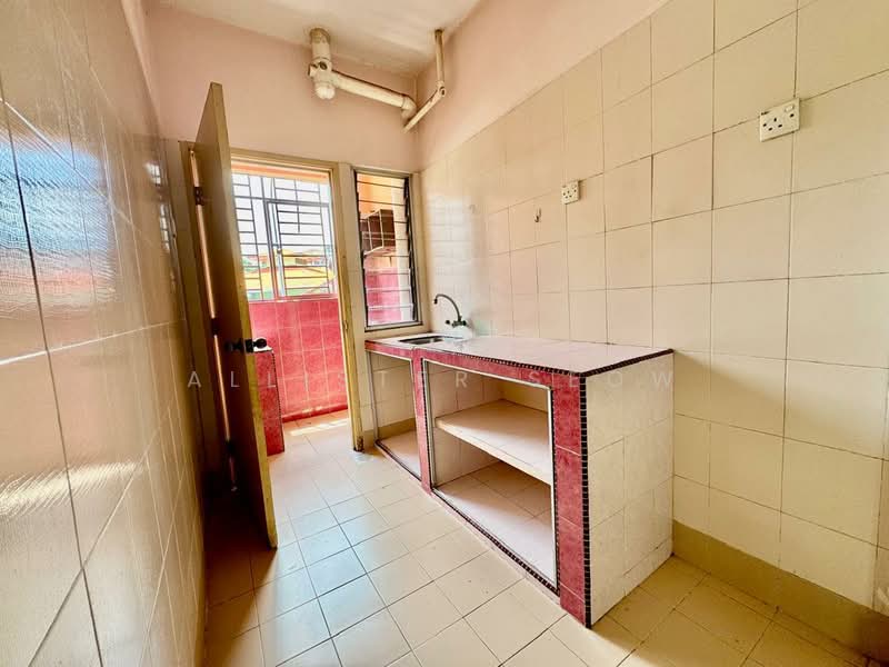 Apartment for Sale at Pangsapuri Randa - Allister Seow - Kitchen - PropertyGuru.com.my
