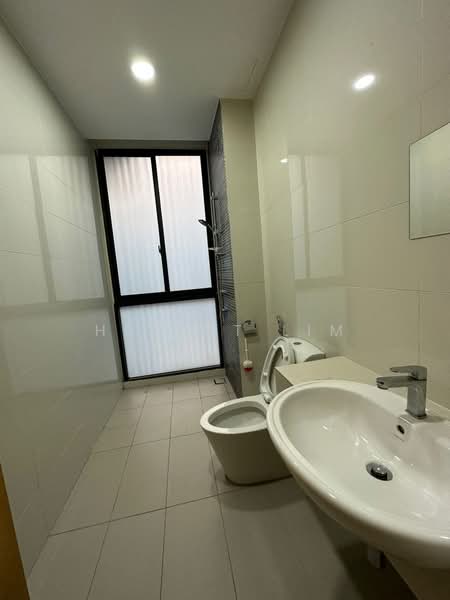 3.5-storey Terraced House for Rent in Damansara Perdana (Selangor) - Hubert Lim - Bathroom - PropertyGuru.com.my