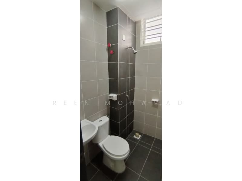 Townhouse for Sale in Dengkil (Selangor) - Reen Mohamad - Bathroom - PropertyGuru.com.my