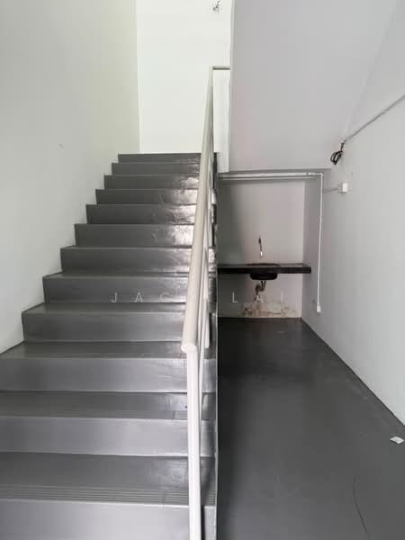Semi-D Factory for Sale in Klang (Selangor) - Jack Lai - Corridor - PropertyGuru.com.my