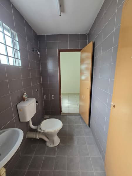 2-storey Terraced House for Sale in Taman Jelok Impian (Kajang) - Ken Lu - Bathroom - PropertyGuru.com.my