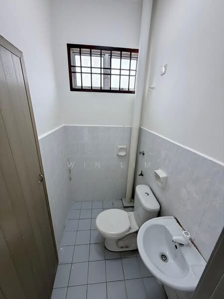 Rumah Teres 2-Tingkat untuk Dijual di Taman Pulai Perdana (Kulai) - Win Lim - Bathroom - PropertyGuru.com.my