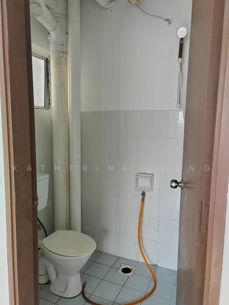 Pangsapuri untuk Dijual di Laguna Biru - Katherine Leong - Bathroom - PropertyGuru.com.my