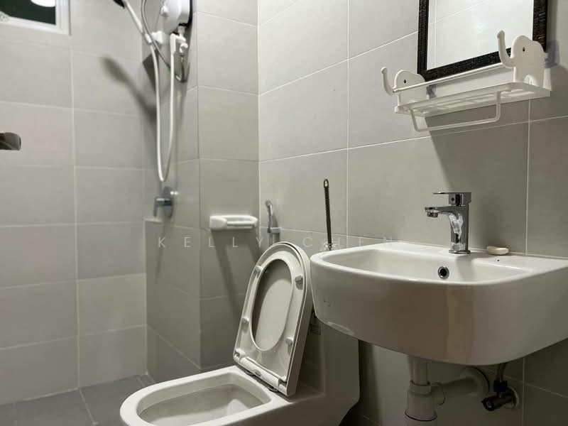 Service Residence for Rent at TRELLIS RESIDENCES - Kelly Chen - Bathroom - PropertyGuru.com.my