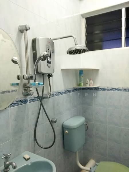 Pangsapuri untuk Dijual di Gambier Heights - Weng Sern - Bathroom - PropertyGuru.com.my