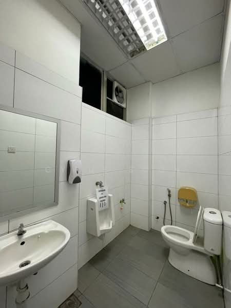 Detached Factory for Sale in Kota Damansara (Selangor) - Cyrus Soon - Bathroom - PropertyGuru.com.my