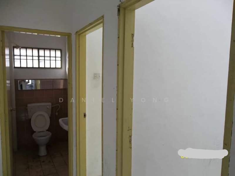2-storey Terraced House for Sale in Kota Masai (Pasir Gudang) - Daniel Yong - Bathroom - PropertyGuru.com.my