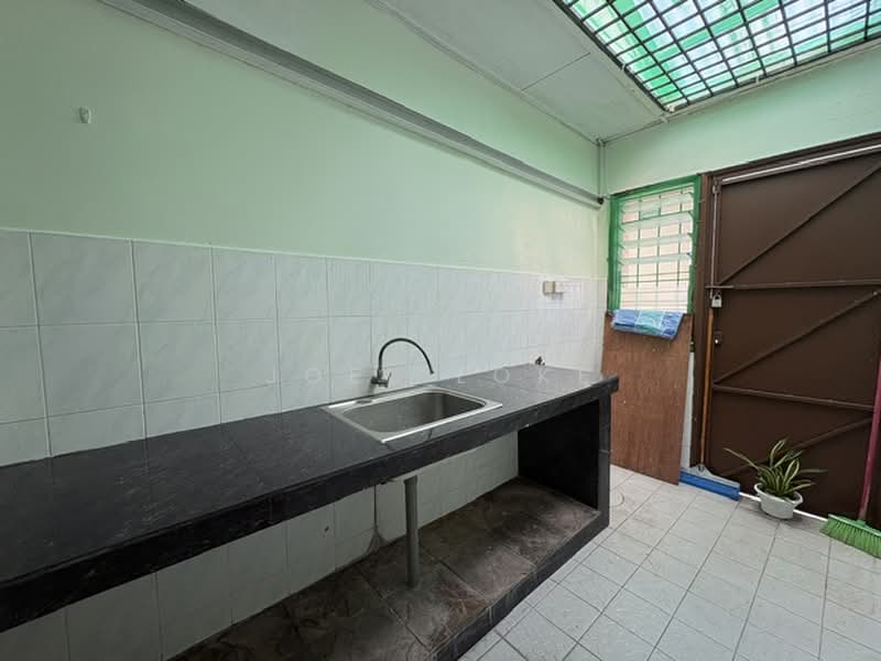 2-storey Terraced House for Sale in SS4 (Petaling Jaya) - Joel Loke - Kitchen - PropertyGuru.com.my