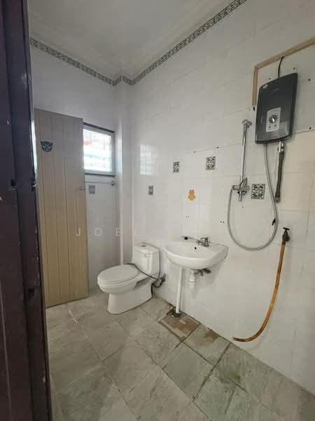 2-storey Terraced House for Sale in SS4 (Petaling Jaya) - Joel Loke - Bathroom - PropertyGuru.com.my