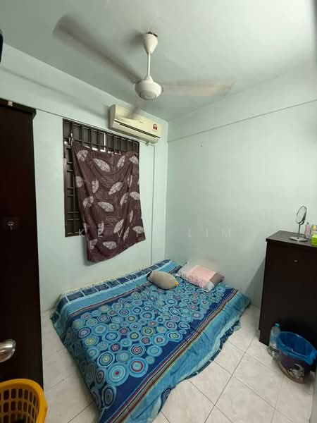 Pangsapuri untuk Dijual di Desa Bayan Apartment - Kevin Lim - Bedroom - PropertyGuru.com.my