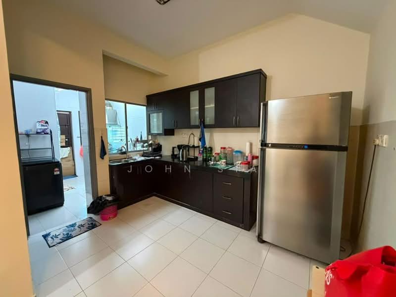 Rumah Teres 2 Tingkat untuk Dijual di Taman Setia Indah (Tebrau) - John Sia - Kitchen - PropertyGuru.com.my