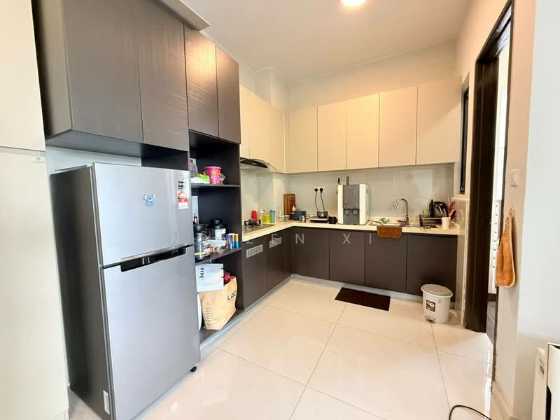 Condominium for Sale at Bay Laurel @ Country Garden Danga Bay - NG ZEN XI - Kitchen - PropertyGuru.com.my
