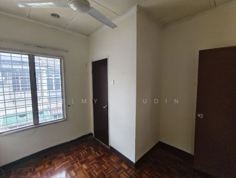 Rumah Teres 2 Tingkat untuk Dijual di Subang Bestari (Shah Alam) - HELMY IZZUDIN - Interior - PropertyGuru.com.my