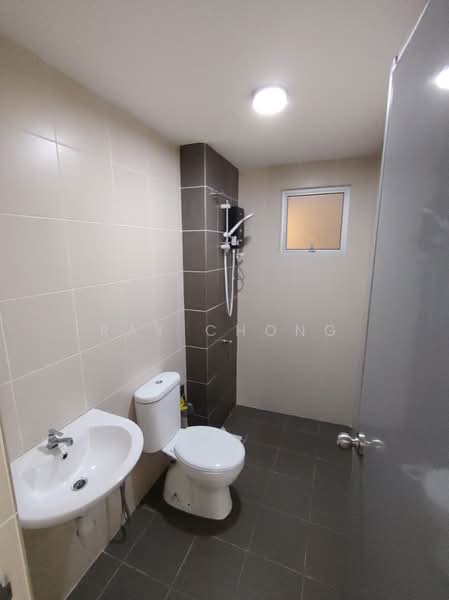 Kondominium untuk Disewa di Idaman Bukit Jelutong - Ray Chong - Bathroom - PropertyGuru.com.my