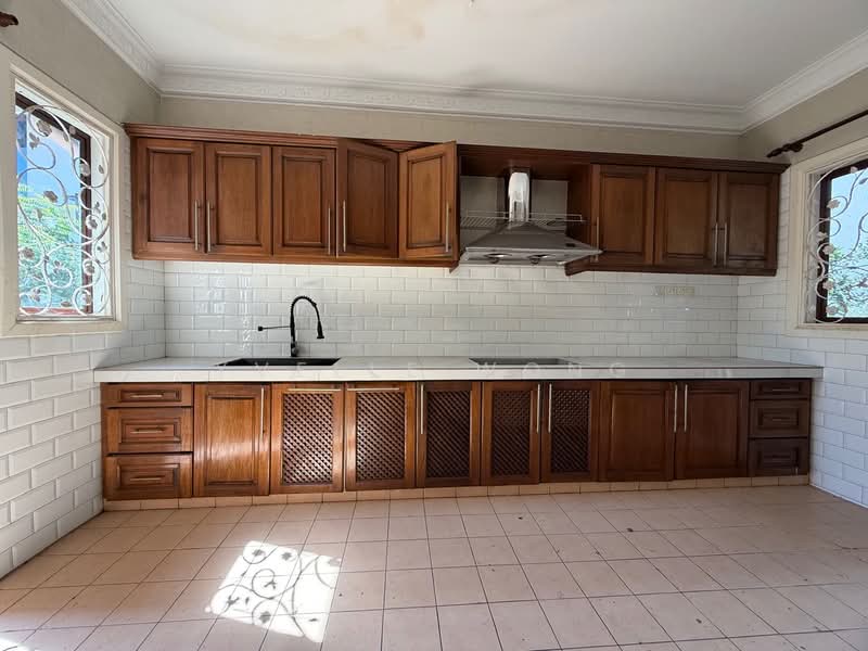 Bungalow House for Sale in TTDI Hills (Kuala Lumpur) - Yvelle Wong - Kitchen - PropertyGuru.com.my