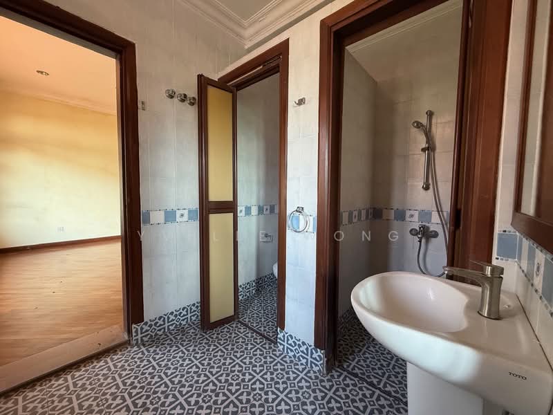 Bungalow House for Sale in TTDI Hills (Kuala Lumpur) - Yvelle Wong - Bathroom - PropertyGuru.com.my