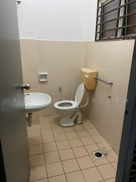 Rumah Teres 2.5 Tingkat untuk Dijual di Taman Puchong Perdana (Puchong) - Dr Shahril Nizam - Bathroom - PropertyGuru.com.my
