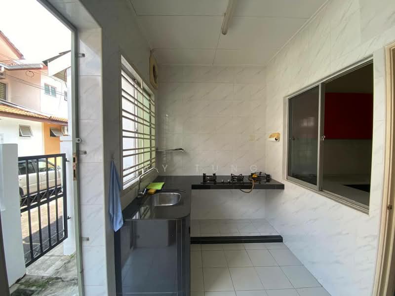 Rumah Teres 2 Tingkat untuk Disewa di Johor Bahru (Johor) - Ray Tung - Kitchen - PropertyGuru.com.my