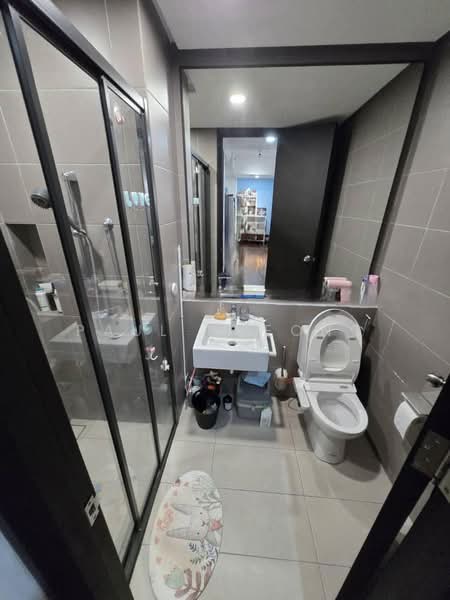 Service Residence for Sale at The Tamarind - Paul Pheong - Bathroom - PropertyGuru.com.my