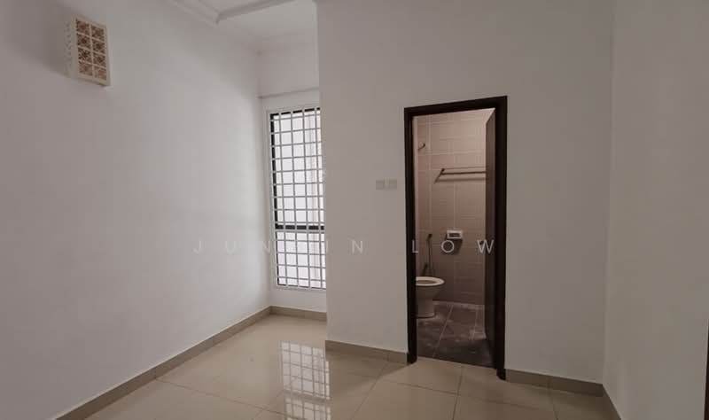 2-storey Terraced House for Sale in Bandar Kinrara Seksyen 6 (Bandar Kinrara) - Junbin Low - Bathroom - PropertyGuru.com.my