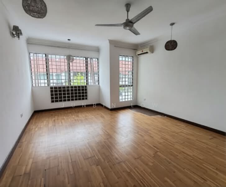2-storey Terraced House for Sale in Bandar Kinrara Seksyen 6 (Bandar Kinrara) - Junbin Low - Living Room - PropertyGuru.com.my