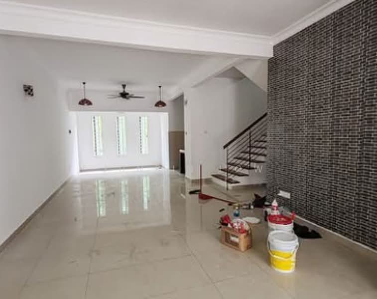 2-storey Terraced House for Sale in Bandar Kinrara Seksyen 6 (Bandar Kinrara) - Junbin Low - Living Room - PropertyGuru.com.my