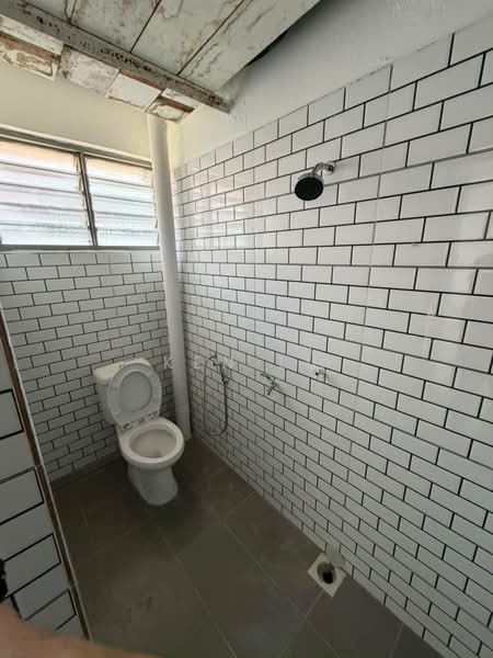Kedai / Pejabat untuk Disewa di Semenyih (Selangor) - Ken Lu - Bathroom - PropertyGuru.com.my