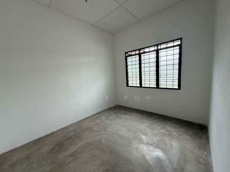 1-storey Terraced House for Sale in Bandar Universiti Seri Iskandar (Bota) - Jack Poh - Interior - PropertyGuru.com.my