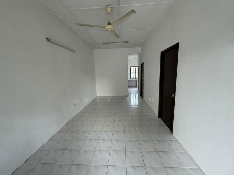1-storey Terraced House for Sale in Bandar Universiti Seri Iskandar (Bota) - Jack Poh - Interior - PropertyGuru.com.my